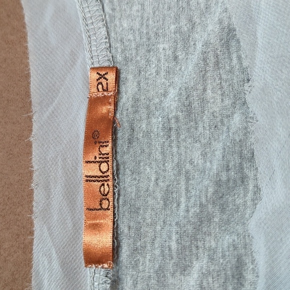 Belldini Women's Gray 3/4 Sleeve Tunic w/Raw Sheer Hem Size 2X Stud Front - Picture 6 of 8